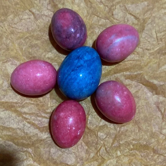 Colorful Decorative Stone Eggs - Picture 1 of 2